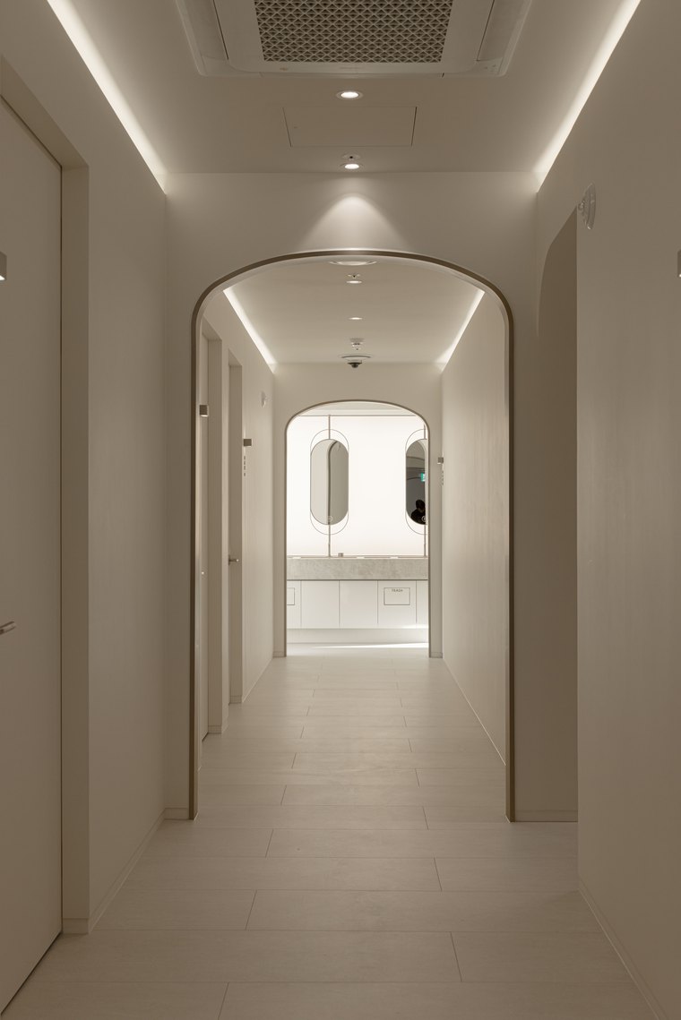 Arched corridor, Beauty Z Skin Clinic Myeongdong